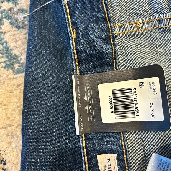NWT Levi’s 501 90’s button fly jeans. Mid-rise, loose through the hip & thigh - Picture 5 of 7